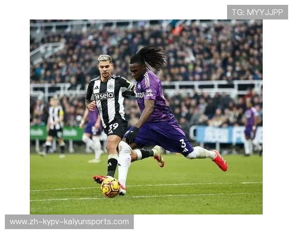 英超狼队现役主力球员全面简介与能力分析